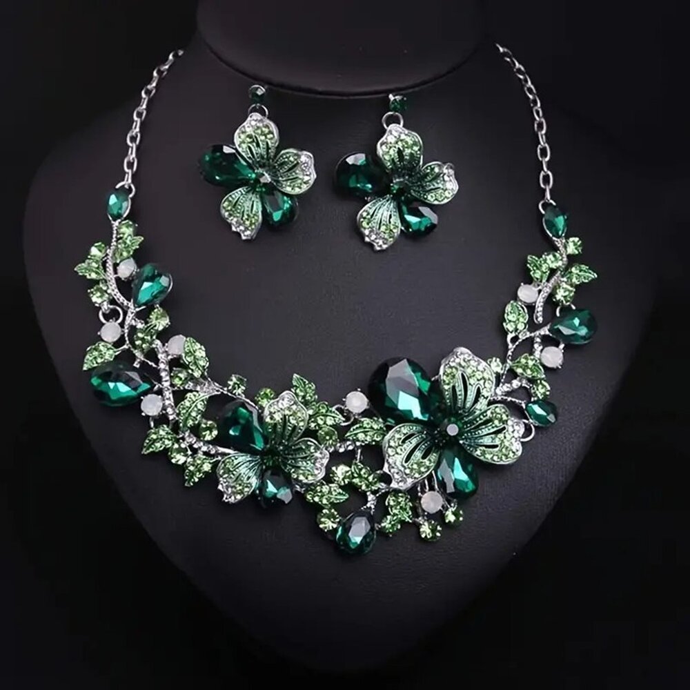 real nice shiny 2-Piece Exaggerated Crystal Flower Necklace + Earrings Set